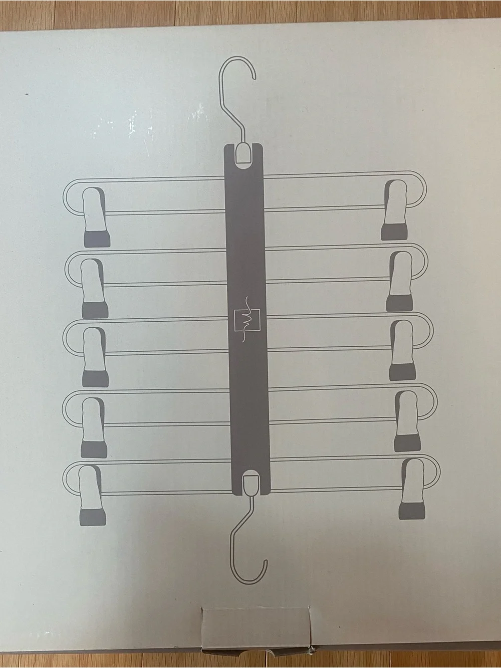 Moralve space-saving skirt hanger, NWT
